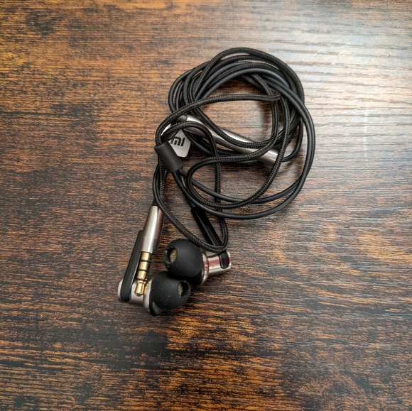 Earphone - Picture 6 of 11